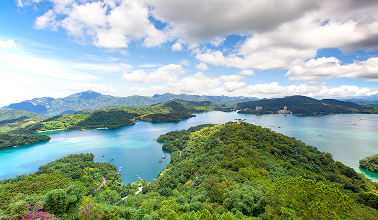 SunMoonLake-1.jpg