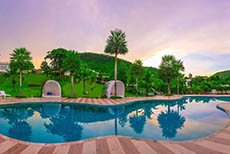 Swiss Valley Hip Resort (3)