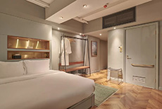 Up-otel-1