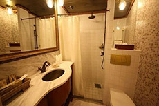 Vintage Luxury Yacht Hotel (3)