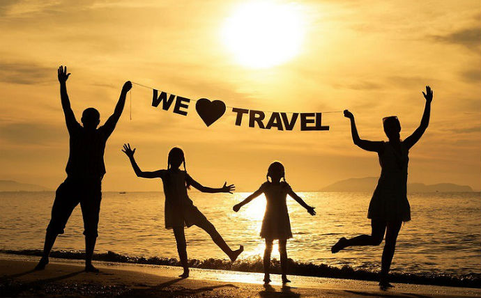 family-travel-plan-690x428
