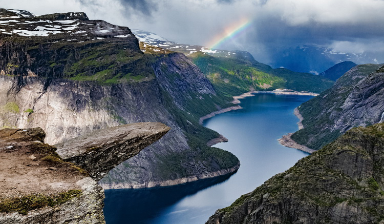 4. จุดชมวิวโทรลล์ทุงกา (Trolltunga)