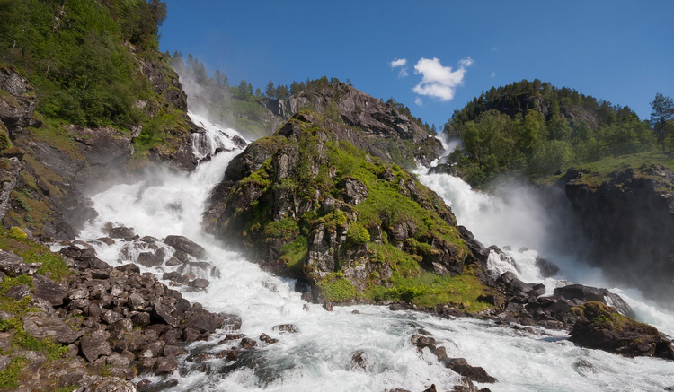 5. น้ำตกฟอสเซ่น (Latefossen)