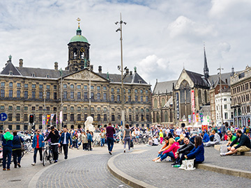 จัตุรัสดัมสแควร์-Dam-Square-2.jpg