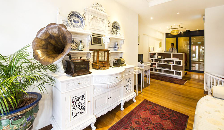 ดิ อินน์ แอ็ท เท็มเปิล สตรีท 1