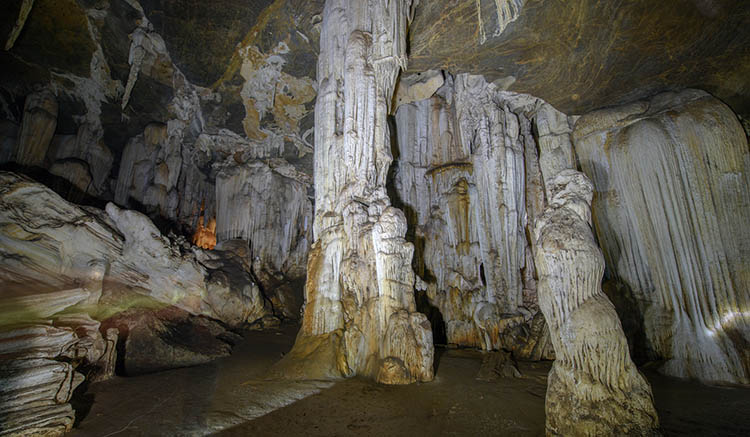 ถ้ำพุหวาย-1.jpg