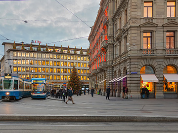 บานโฮฟสตราเซอ-Bahnhofstrasse-3.jpg