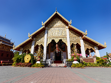 พระธาตุหริภุญชัย-3.jpg