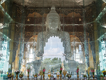 พระหินขาว-3.jpg