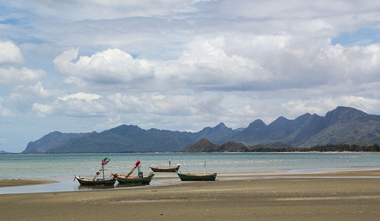 หาดสามร้อยยอด 