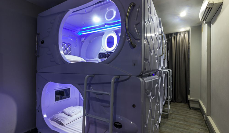 เมท อะ สเปซ พ็อด แอท โบ๊ท คีย์ 1